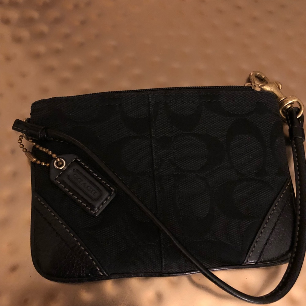 Black Coach Wristlet 👛